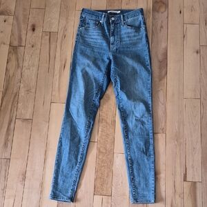 Levi's Women’s Size 26 Mile High Super Skinny Jeans